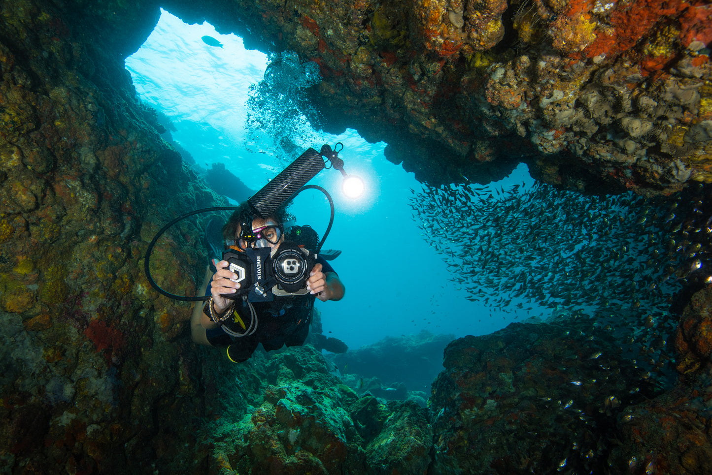 Brighten up your underwater images with the Divevolk Seatouch 4 Max Almighty Kit for Smartphones