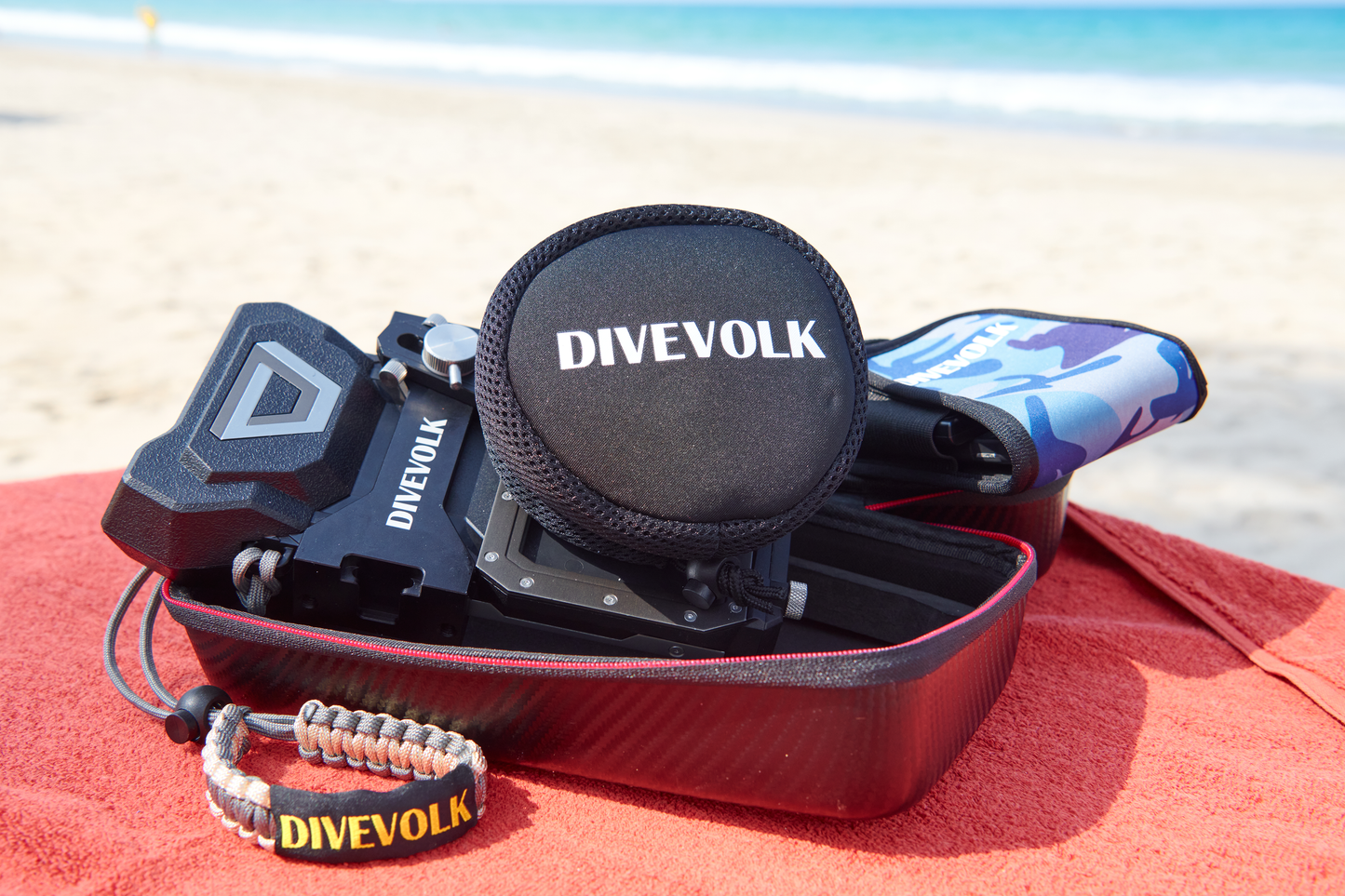 The Divevolk Seatouch 4 Max Ocean Kit includes a neoprene cover on the wide-angle lens and Protective Travel Case which holds the full kit