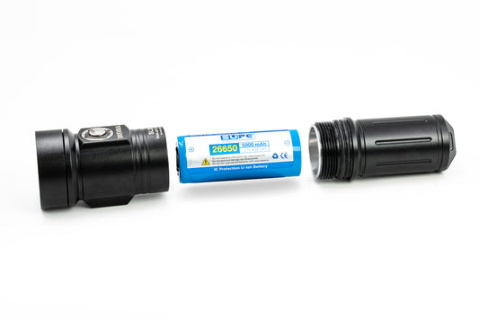 A single rechargeable battery is included with the SeaLight SL20 underwater Dive torch