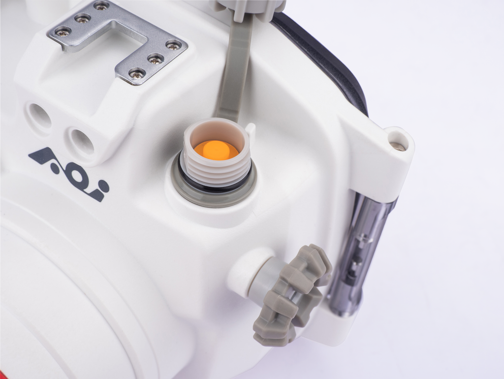 AOI Canon R50 60 Meter Underwater Housing UH-R50