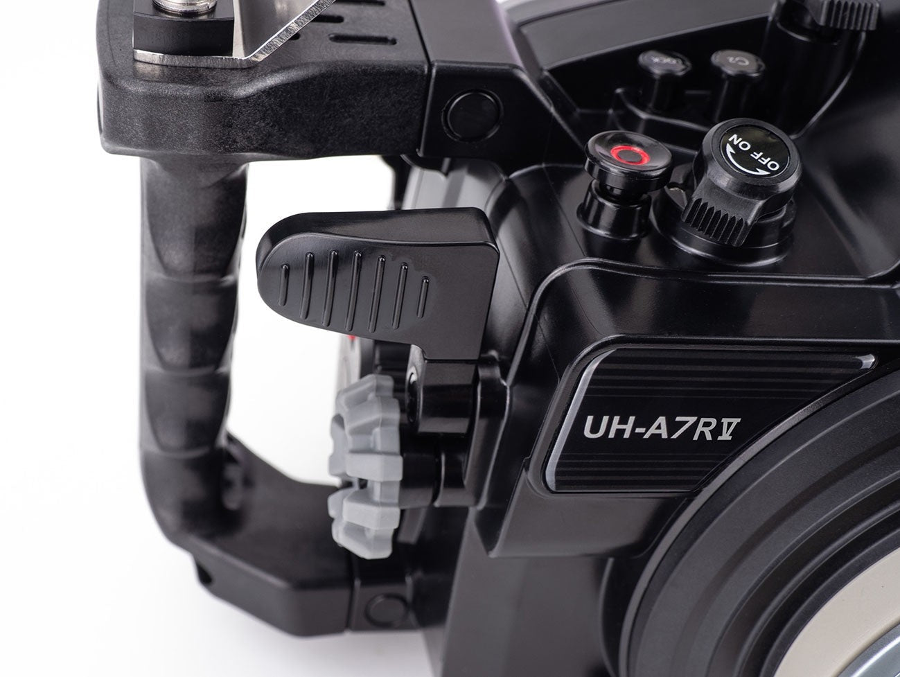 AOI Sony A7R V 60 Meter Underwater Housing with Vacuum & Flash Triggers