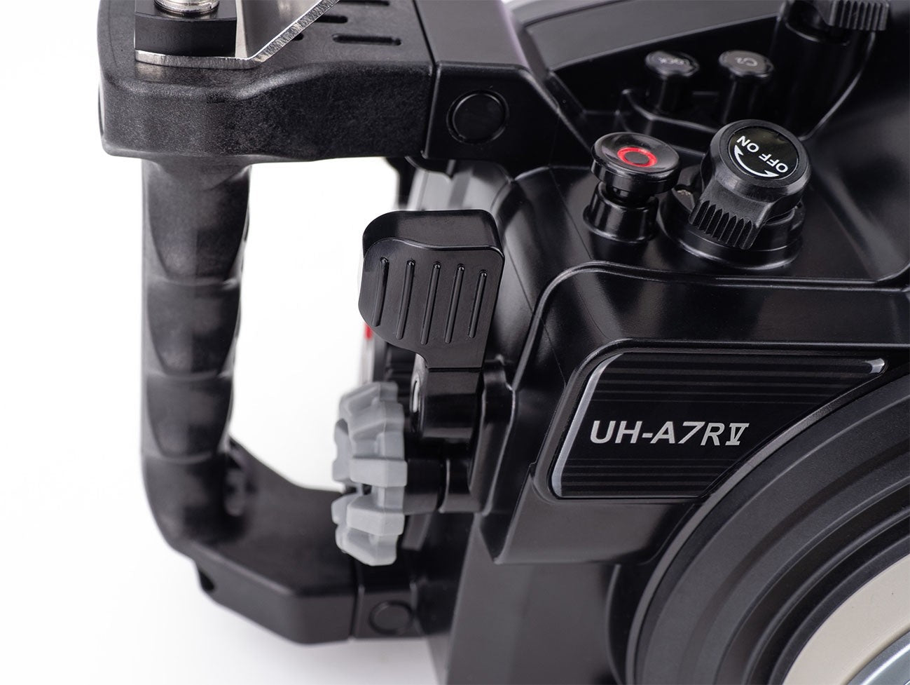 AOI Sony A7R V 60 Meter Underwater Housing with Vacuum & Flash Triggers