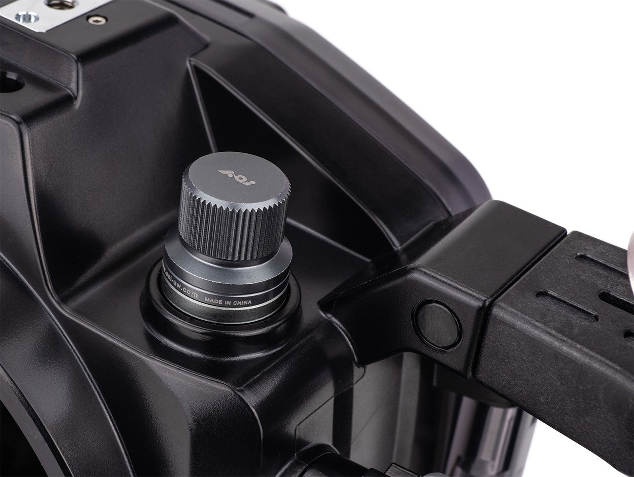 AOI Sony A7R V 60 Meter Underwater Housing with Vacuum & Flash Triggers