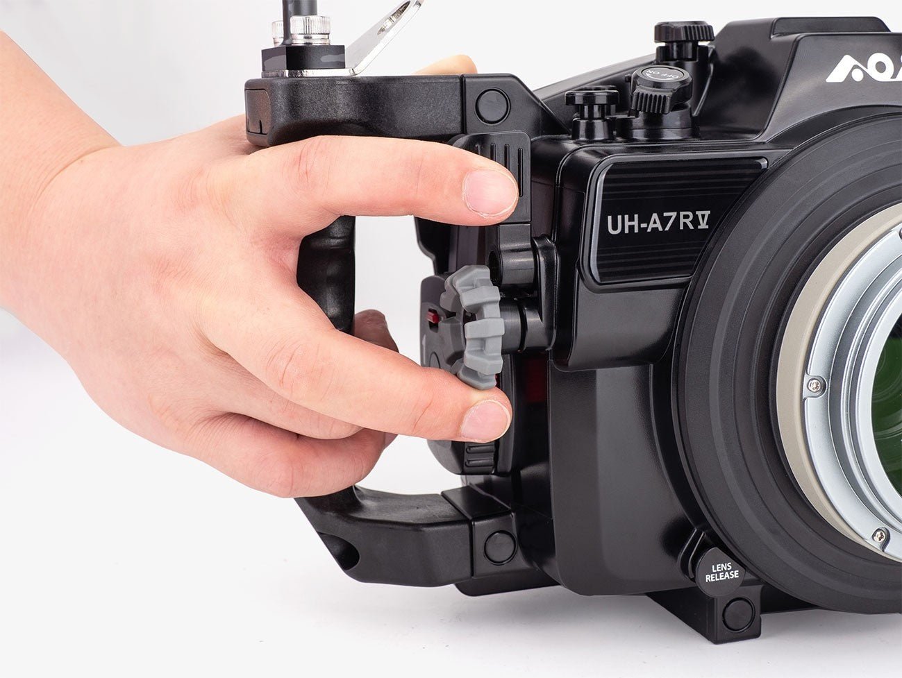 AOI Sony A7R V 60 Meter Underwater Housing with Vacuum & Flash Triggers