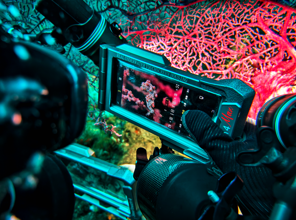 Divevolk SeaTouch 4 Max Platinum V2 Underwater Smartphone Housing