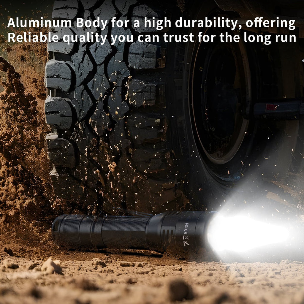 Skywoods 1800 Lumen Zoomable Torch Light OZL1800